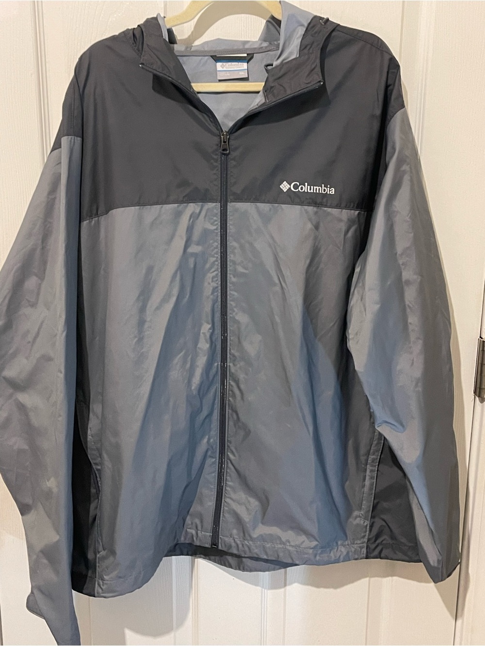 Columbia Two-Tone Gray Men's Hooded Windbreaker